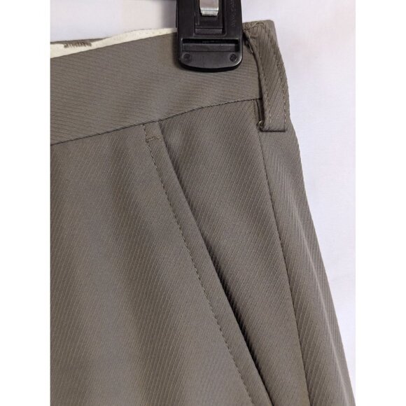 Izod XFG Mens Khaki Pleated Dress Pants 30x29 For Xtreme Function Golf - Picture 2 of 5